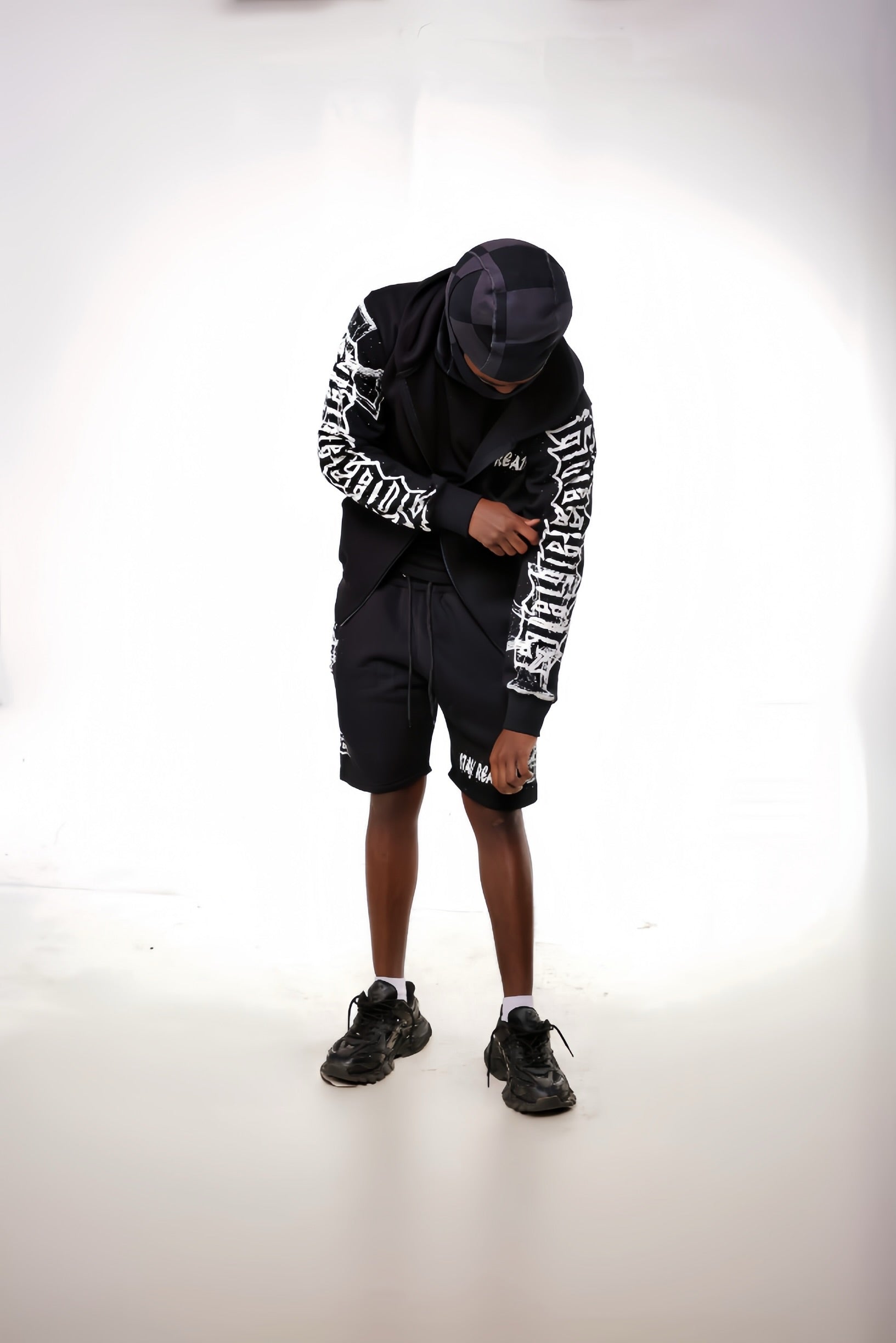 Main focus is the profit short set